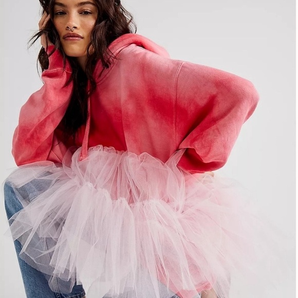 Free People x Tricia Fix Party Crasher
Hoodie Sweatshirt New - Picture 1 of 16